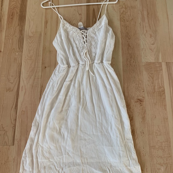 Bohemian white laced dress - Picture 2 of 2